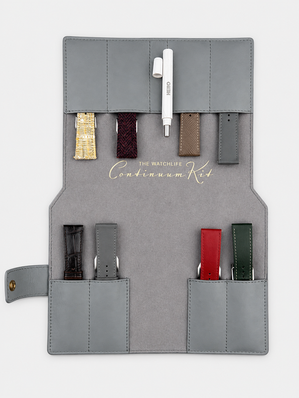 THE TRAVELLER FOLIO