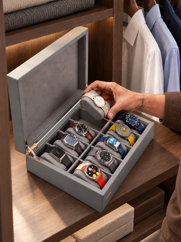 THE COLLECTOR BOX